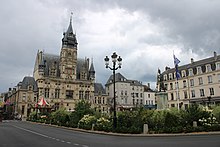 Place de l'hôtel de ville de Compiègne.jpg