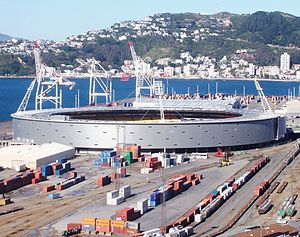 Das Wellington Regional Stadium vom Stadtteil Wadestown aus gesehen (2006)