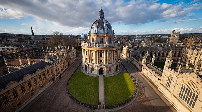 Radcliffe Camera in Oxford (Radcliffe Sq, OX1 3BG), viewed from the direction of University Church of St Mary the Virgin to the south.