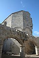 Chevet roman (XIIe siècle) de l'église Saint-Jean-Baptiste.