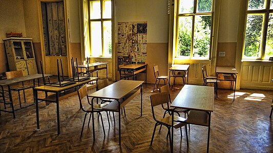 Une salle de classe dans le château.