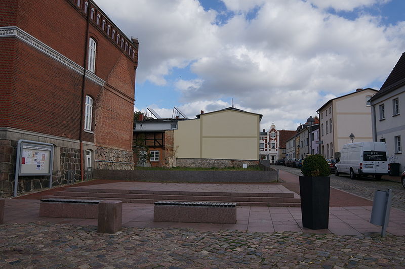 File:Am Markt 8 Lücke.JPG