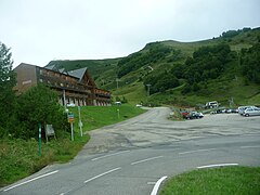 Epicerie et résidence.