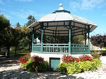 Le kiosque du jardin public du Plantier.