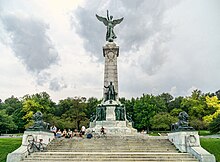 Monument lil George-Étienne Cartier.