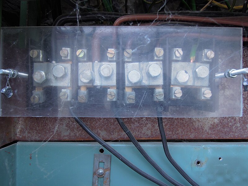 File:Distribution board in Slovakia 04.jpg