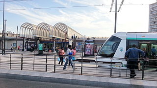 Le terminus de Garges - Sarcelles, à l'entrée de la station éponyme.