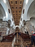 Interno cattedrale Melfi.jpg