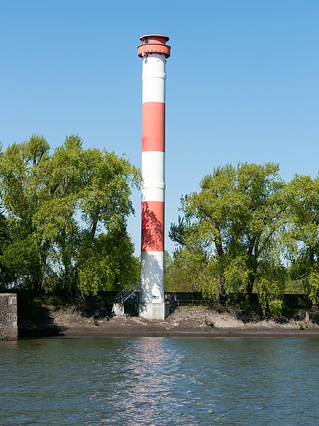 File:Leuchtturm Bubendeyufer, Tankweg, Hamburg (P1080467).jpg