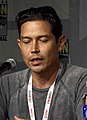 Anthony Ruivivar interpreta Tommy