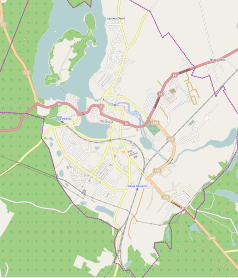 Mapa konturowa Iławy, blisko centrum na dole znajduje się punkt z opisem „Iława Główna”