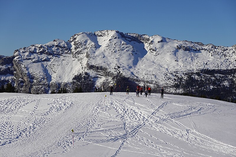 File:Mont Lachat de Thônes @ Plateau de Beauregard (50882607646).jpg