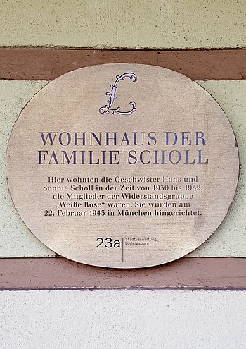 Gedenktafel für die Geschwister Scholl in Ludwigsburg