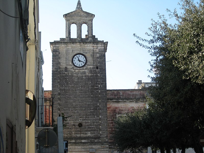 File:Torre orologio Mottola.jpg