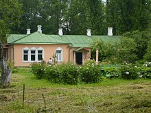 Melikhovo - Chekhov estate main house.jpg