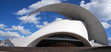 Auditorio de Tenerife en Santa Cruz de Tenerife por Santiago Calatrava, 2003.