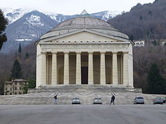 Templo Canoviano (1819-1830) en Possagno, obra de Giannantonio Selva.