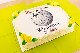 Geburtstagstorte Wikipedia wird achtzehn-9.jpg