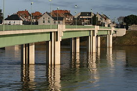 Le pont sur Loire entre Jargeau e Saint-Denis-de-l'Hôtel