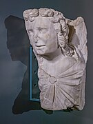 Busto di angelo in marmo