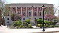 Piazza Vittorio Veneto, con il palazzo della Prefettura e della Provincia