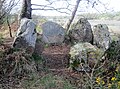 Restes d'une allée couverte en partie détruite (rive sud de la baie de Kerdréan, rive gauche de la Rivière d'Auray) 2.