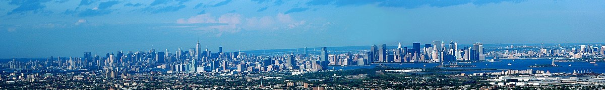 Panorama urbanu de Nueva York y Jersey City dende Newark, Nueva Jersey