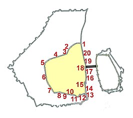 Eerste middeleeuwse stadsmuur met Minderbroederspoort (11) tussen Lang Grachtje (10) en Helpoort (12)