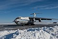 Il-76 na letišti Nagurskoje