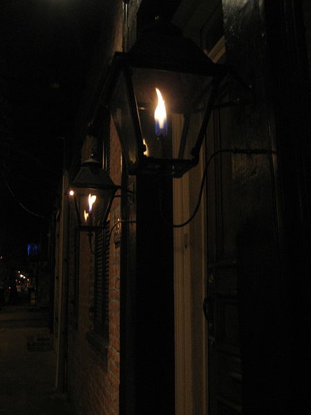 File:Chartres Gaslights NOLA.JPG