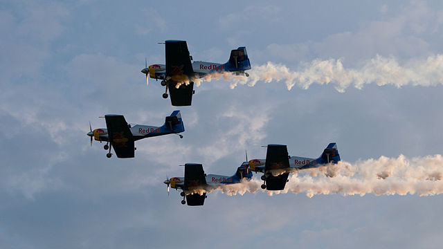 Flying Bulls Aerobatics: 4 × Zlin Z50LX.