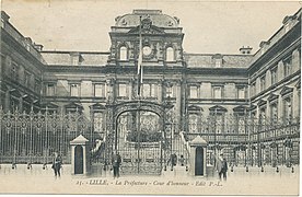 Lille - 25 - La Prefecture Cour d'Honneur.jpg