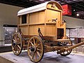 Reconstitution d'un chariot romain de transport des voyageurs au musée romain-germanique de Cologne.