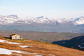 Tverrlihytta mountain cabin (Den norske turistforening) in Surnadal in Norway overview.jpg