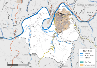 Carte en couleur présentant le réseau hydrographique de la commune