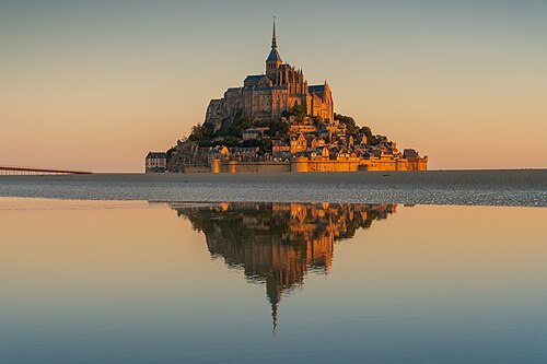 Monte Saint-Michel desde el amanecer