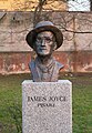 Popiersie Jamesa Joyce'a w Alei Sław na Skwerze Harcerskim