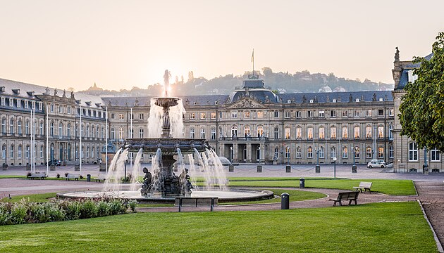 Neues Schloss (new palace), Schlossplatzspringbrunnen (Schlossplatz, Stuttgart, Germany).