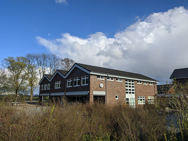 File:Grundschule Bönningstedt 2.jpg