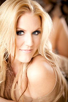 Pemimpin grup Cascada, Natalie Horler