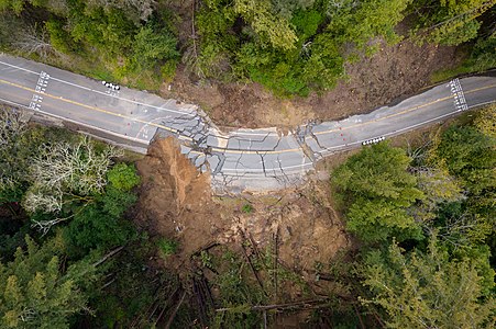 Damage from the 2022–2023 California floods, by King of Hearts