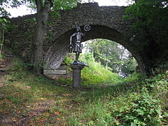 Abschnittsgraben und Brücke, Krodofigur