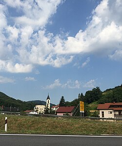 Pohled na Đurmanec a kostel sv. Jiřího