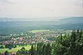 Der Blick auf Hohenpeißenberg vom Hohen Peißenberg aus. Blickrichtung: Nach Süden gegen die Alpen.