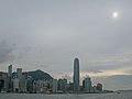 Cymylau Altostratus dros Hong Kong ym mis Mai