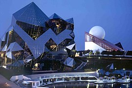 Los pabellones de Futuroscope en Poitiers por Denis Laming, 1984.