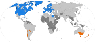 World map. Europe, most of North America, parts of southern South America and southeastern Australia, and a few other places use DST. Most of equatorial Africa and a few other places near the equator have never used DST as the seasons are not marked by drastic changes in light. The rest of the landmass is marked as formerly using DST.