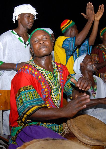 File:Dashiki and kufi (cropped).jpg