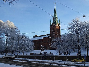 I bildens underkant syns fontänen med skulpturen Elementens kamp.