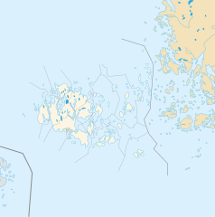 Mapa konturowa Wysp Alandzkich, blisko centrum na lewo znajduje się czarny trójkącik z opisem „Orrdalskilint”